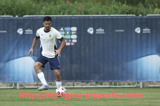 J9九游会登录入口-英超、西甲、意甲、德甲球队大比拼及联赛特色